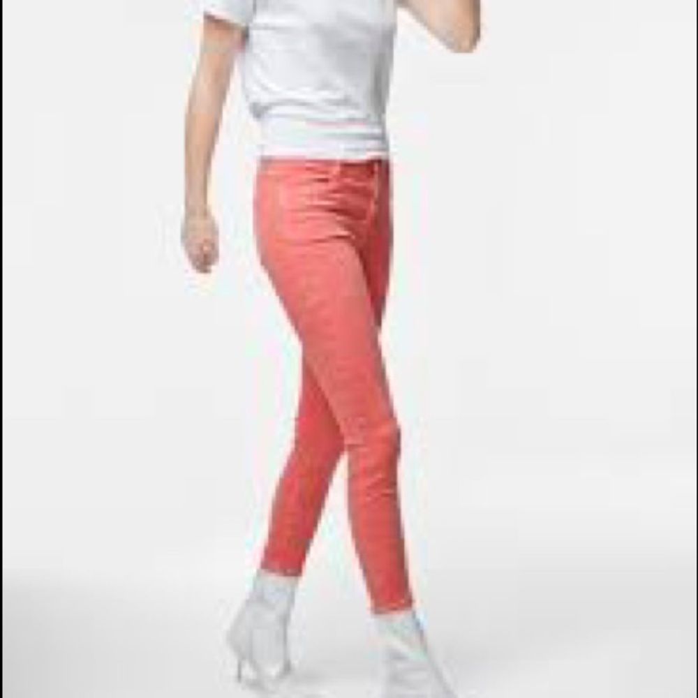 [J Brand] Grapefruit Distressed Jeans - Size 28